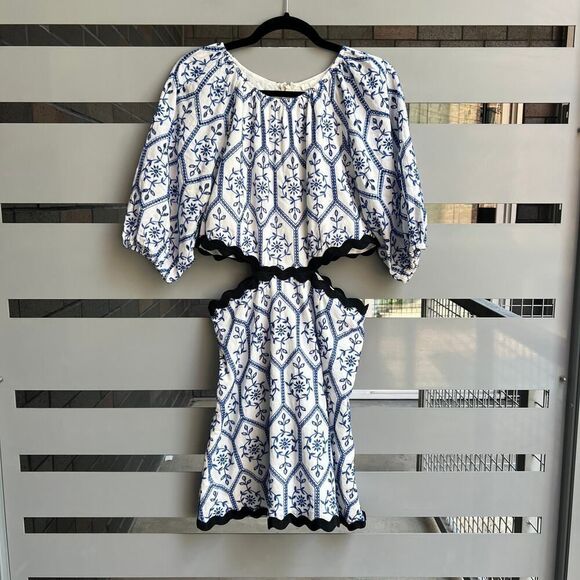 H&M White & Blue Eyelet Embroidered Cutout Dress Size M - Picture 2 of 8